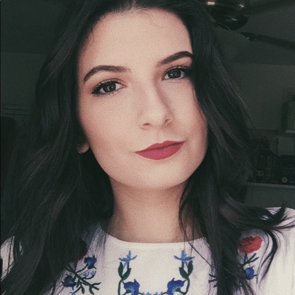 Meet your Posher, Alyssa